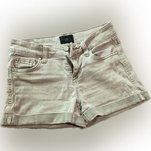 Light green celebrity pink shorts, 0/24